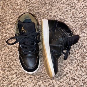 Black leather air Jordan retro 1